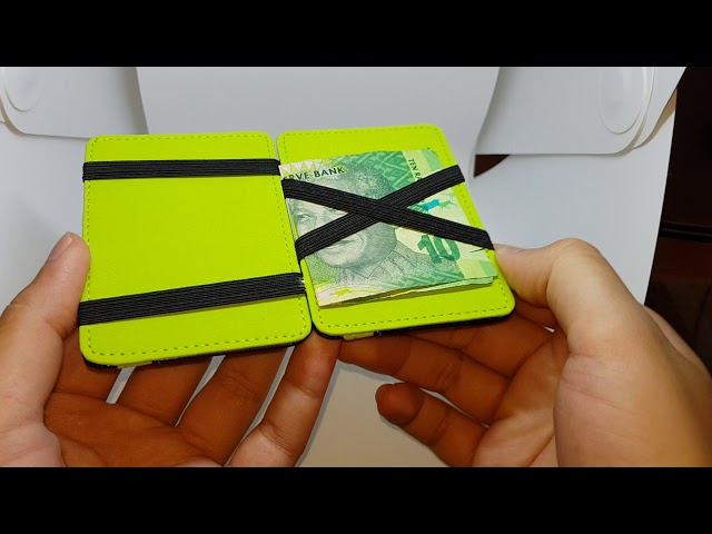 Vídeo relacionado con Flash Cash Magic Wallet | 1 * Mago Challengequisite | 10 x 7,5 cm Efecto instantáneo Plateado | Gadget Creativo ilusión para Eventos Familiares, Viajes, espectáculos, Halloween, fotografía