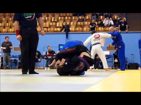 World Abu Dhabi Trials 2013 MTL - Isaac Doederlein (Corbrinha BJJ) VS Ostap Manastyrski (Open Mat)