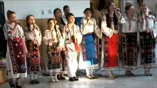 preview picture of video 'Grupul vocal Drăguţa Siliştea din Turcoaia, Dobrogea - 2012'