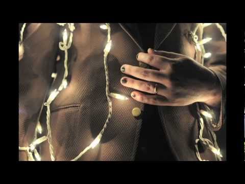 TheGoldenSounds_LightCoat