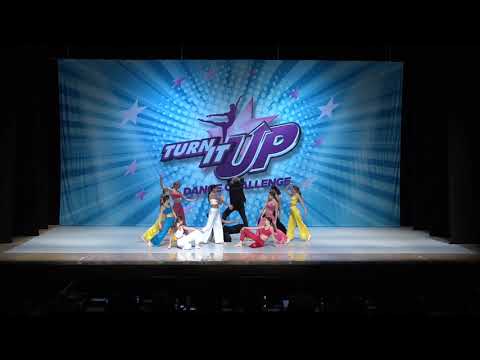 DDF's Company Green performs "Romance"