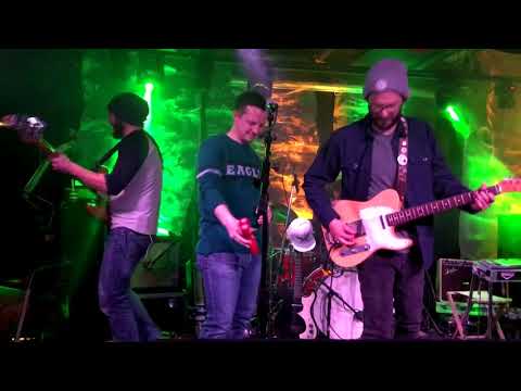 Gatos Blancos - Cool River