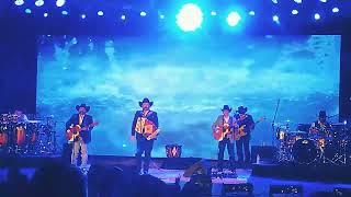 Intocable - Contra Viento Y Marea - En Vivo