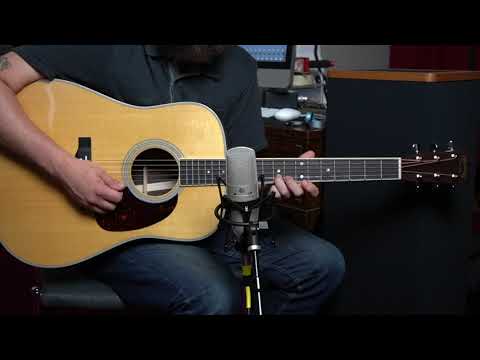 Martin D-28 vs D-35 : Classic Rosewood Dreadnoughts