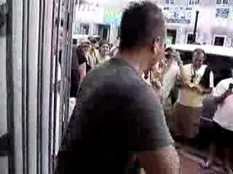 MIAMI  2007 - DJ David Vendetta Play With Violinis