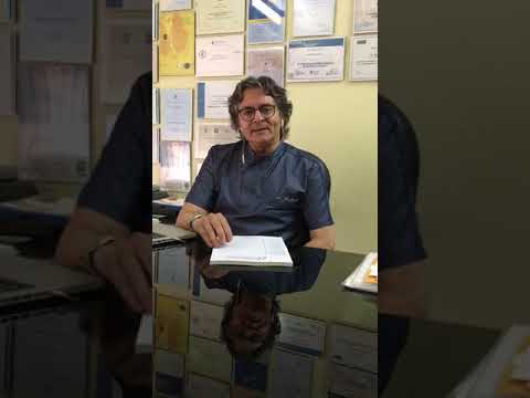 La persona pigmentary individua anguille come liberarsi I mezzi da pigmentary notano su una faccia in Belarus