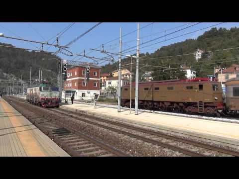 E652.117 TRANSITA IN STAZIONE A RONCO SCRIVIA (GE) 4 - 10 - 2014.