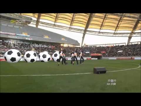 {Asian Pop Collaborations} Mister - Kara Group 02