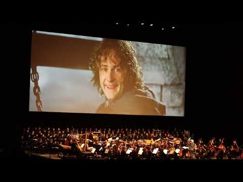 Lighting of the Beacons live in Barcelona - The Lord of the Rings Return of the King