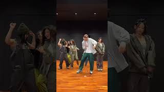 Download lagu Slow Dancing with V and New Jeans🐰🐻 mp3