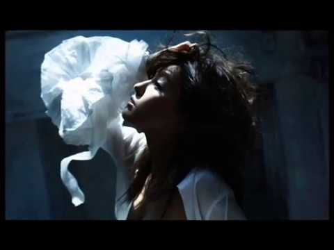 Avenue Blue featuring Jeff Golub   Spooky !!!