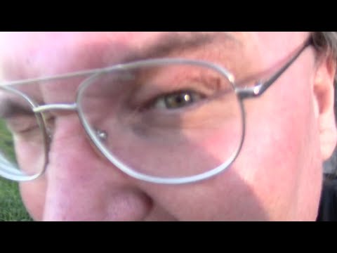 John Olsen fra Mongo TV filmer som sit idol Alexander Husum