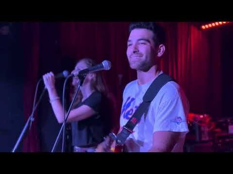 Deep Sea Bistro - Stacy’s Mom (Fountains of Wayne cover)