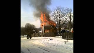 preview picture of video 'Пожар в с.Лазо,горит церковь'