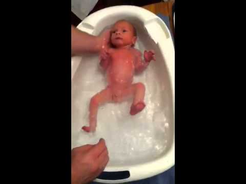 Alexandre dans le bain !