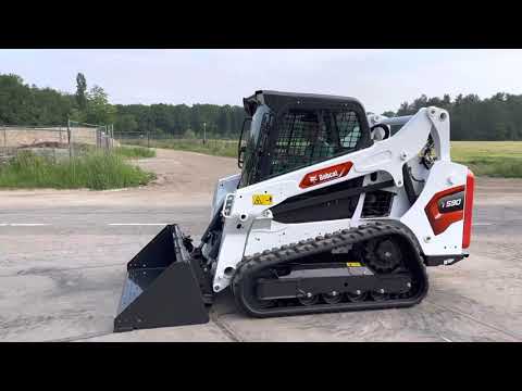 Обзор мини погрузчика Bobcat T590 с вилами