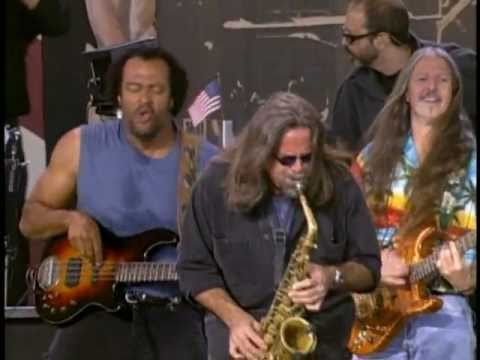 The Doobie Brothers - Long Train (Live at Farm Aid 2001)
