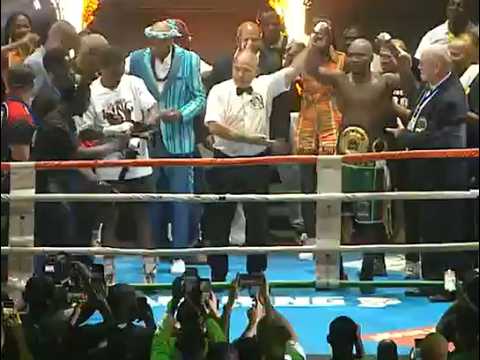 Michael Soro amchapa kwa TKO Hassan Mwakinyo. ...