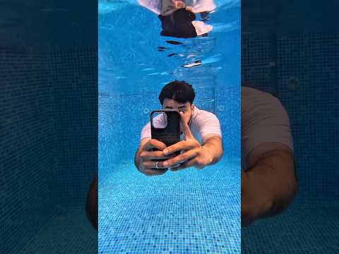 Telefonu bırak havuza düşeceksin #shortsvideo #sorts