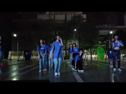 The Glass Girls : ปั่นป่วน @ Siam Walking Street - Siam【4K 60FPS】