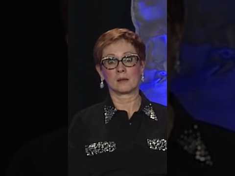 It didn’t take long to hypnotize her… #waynelee #hypnotist #hypnosis