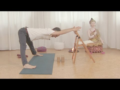 GESTRECKTE GRÄTSCHE - Yoga Grundkurs mit Steffen