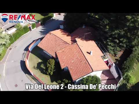 SPLENDIDA VILLA SINGOLA CON GIARDINO NEL VILLAGGIO DI CASSINA DE' PECCHI