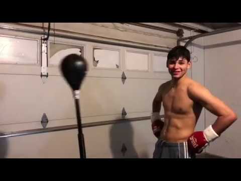 Ryan Garcia demonstrates how to use the cobra bag 🔥