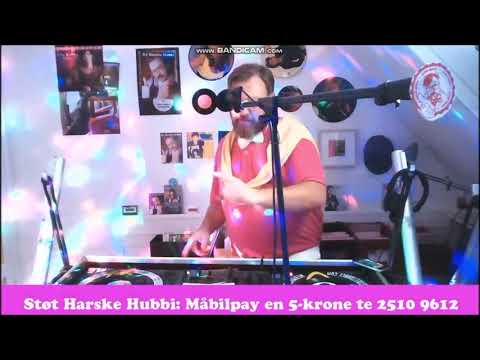 Harske Hubbi Skratching Sabrina