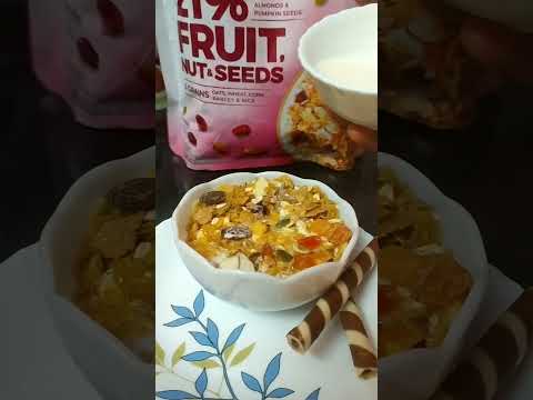 Kellogg's muesli with fruit,nut,oats and seeds  #breakfast #kelloggsmuesli #shorts