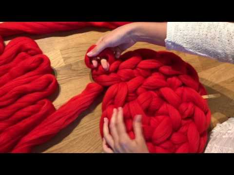 How To handknit a cat bed / Extreme Merino Wool Knitting