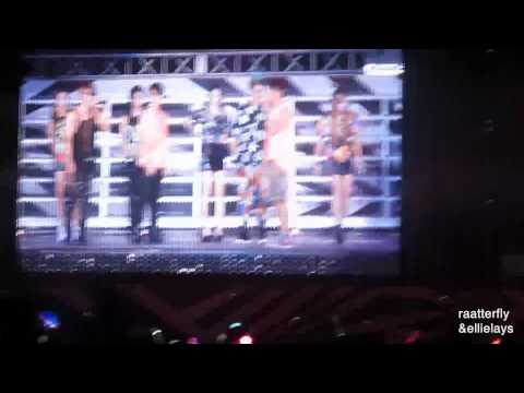 [120922] Siwon kissed Eunhyuk's cheek when 'Oops' (SMTown Live World Tour in Jakarta) HD Fancam