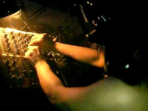 April 2009 electro/psychedelic mix by Dairon Alba ( Producer / DJ ) Performing at STUDIO M'S