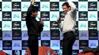 Shah Rukh Khan & Hugh Jackman dance to Bollywood tunes at FICCI FRAMES
