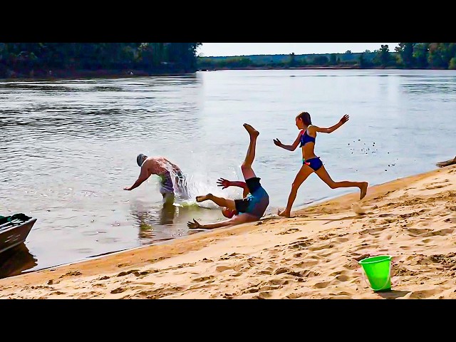 Look Out, Man! 😲 Funny Fails