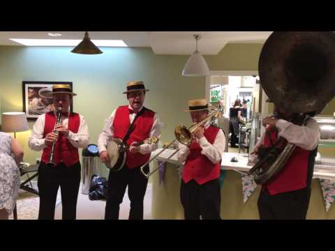 Silk Street Jazz perform at Beechwood Shire Living