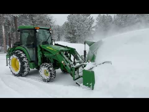 Snow Blowing 2 Feet Of Heavy Wet Snow - John Deere 4066R - Frontier SB2176 - Western Winds Skid Skis