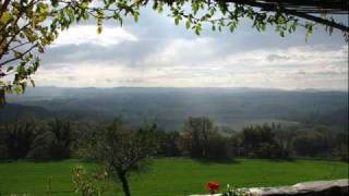 sa libis ng nayon = mabuhay singer