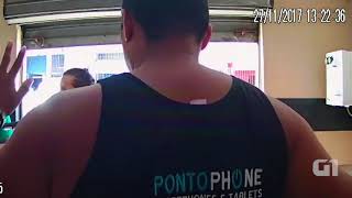 昼間に 女 拳銃強盗が携帯電話屋に車で乗り付けた お客さんのスマフォも盗って行く極悪さ 弱肉強食 バイア州 ブラジル 71 98797 0732
