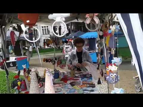 Feira de artesanato na praça - com Vera Cunha e Lucia