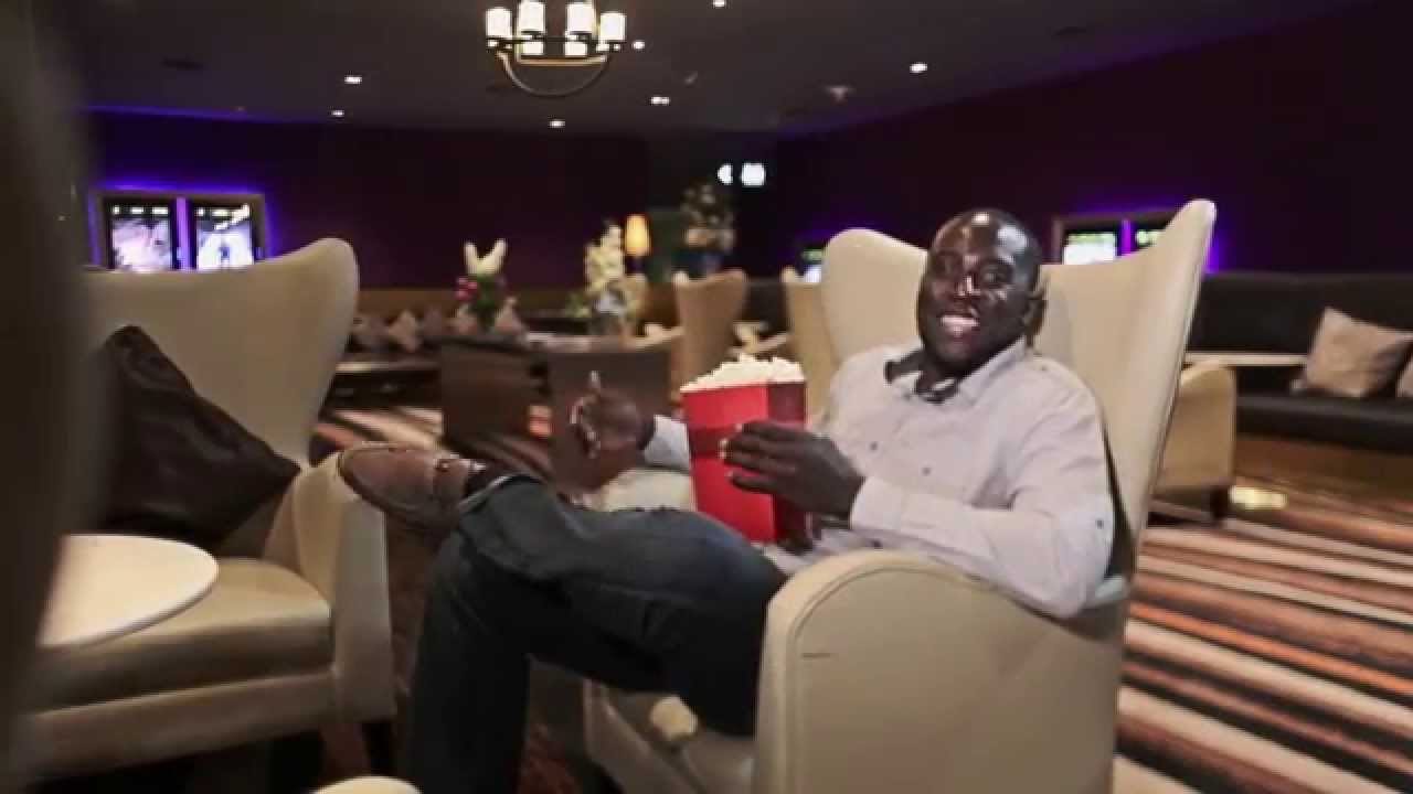 英語 リスニング •「Major Cineplex」 • Nonstop English