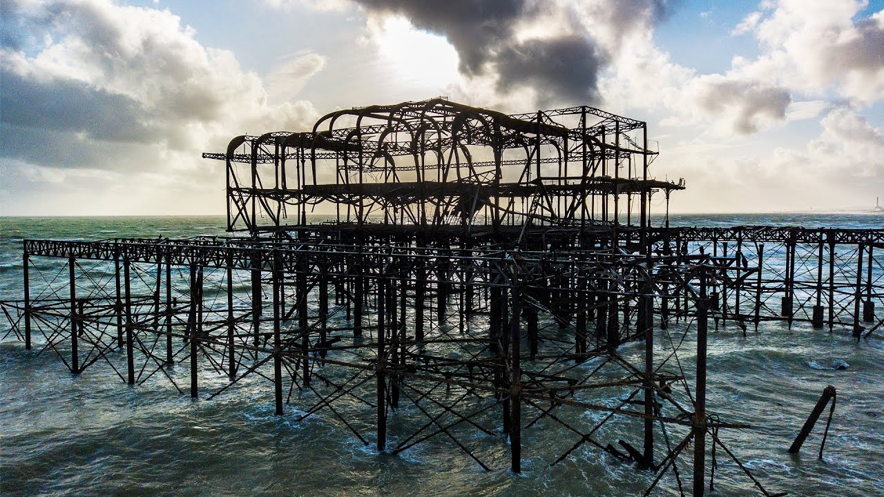 【Drone Japan】4K ブライトンウェストピア 廃墟 ドローン空撮, 英国 ブライトン -Brighton West Pier,  UK, Brighton.