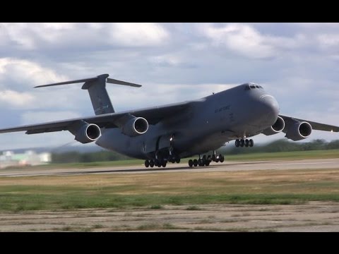 Lockheed C-5M Super Galaxy - Takeoff