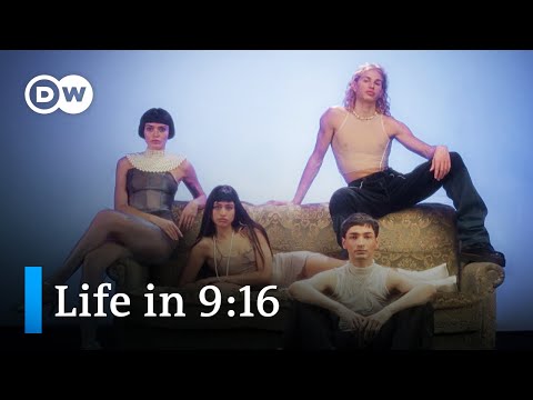 Life in 9:16: Between Modeling and War