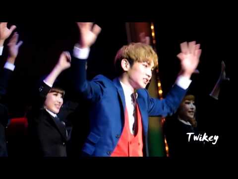 120605 Frankey dancing and looking camera♥