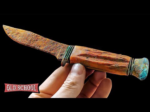 Old and EXTREMELY Rusty Hunting Knife RESTORATION
