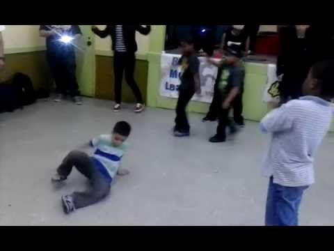 Bboy Slex vs the kids of NY..bboy tormenta