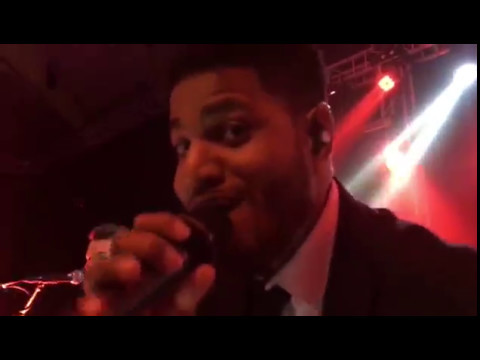 Universe live in de Rodahal tijdens 't Sjunste op de welt gala