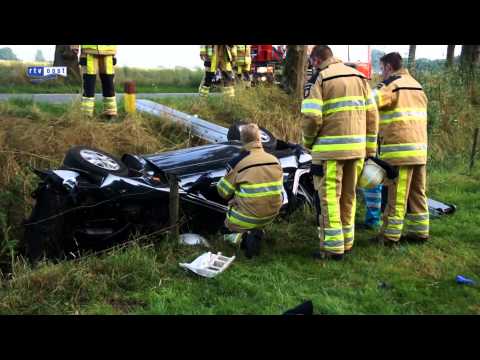 Auto belandt in sloot op N331 tussen Hasselt en Zwartsluis