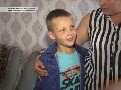 В Курске полицейский Дед Мороз исполнил желание 6-летнего мальчика